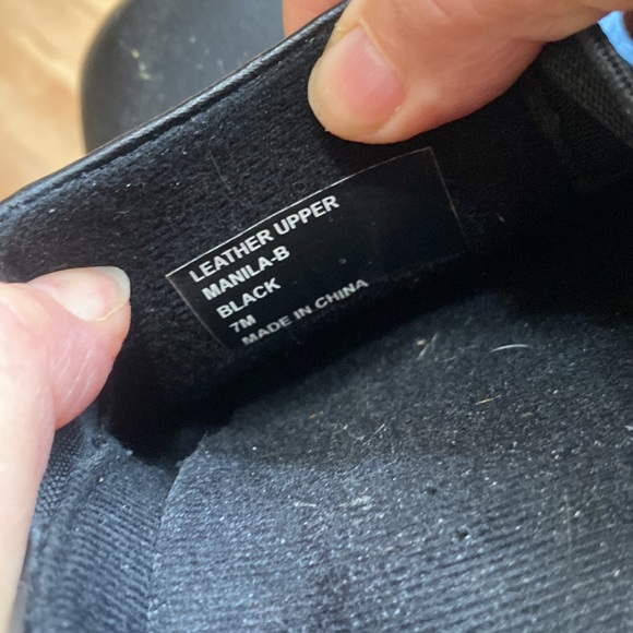 Spring Step Non Skid and Oil Resistant Shoes, Size 7 - Picture 4 of 4